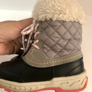 A cute snow boots